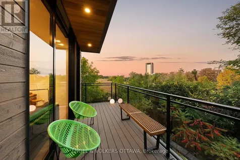 127 Peridot Private Ottawa ON K2C 3M3