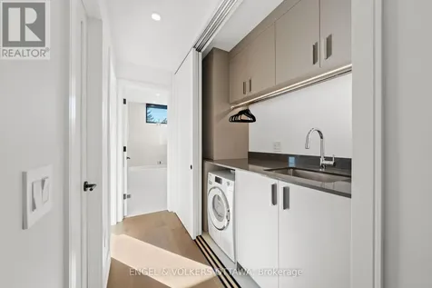 127 Peridot Private Ottawa ON K2C 3M3