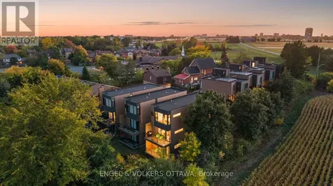 127 Peridot Private Ottawa ON K2C 3M3
