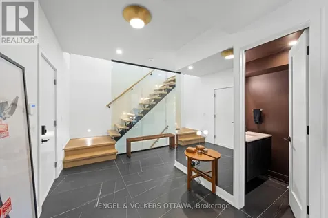 127 Peridot Private Ottawa ON K2C 3M3