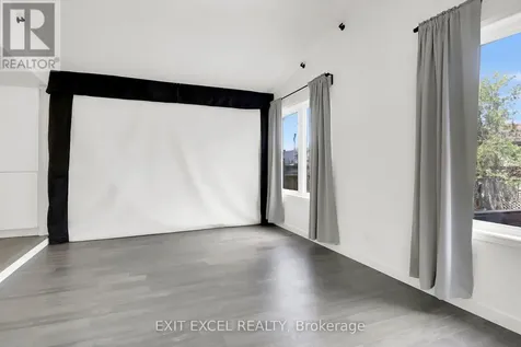 25 Uxbridge Crescent Ottawa ON K2L 1P6