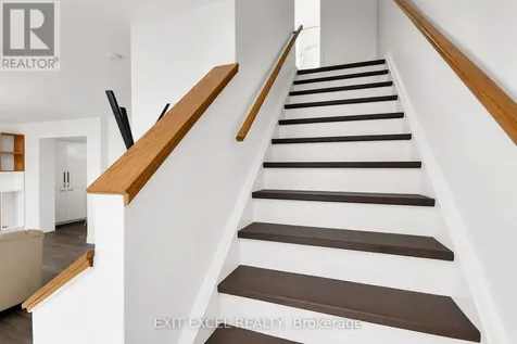 25 Uxbridge Crescent Ottawa ON K2L 1P6