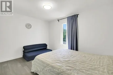 25 Uxbridge Crescent Ottawa ON K2L 1P6