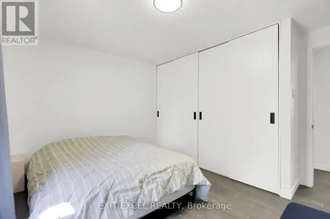 25 Uxbridge Crescent Ottawa ON K2L 1P6