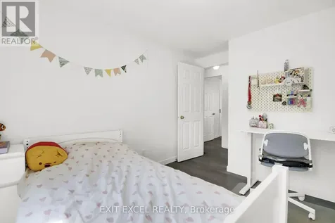 25 Uxbridge Crescent Ottawa ON K2L 1P6