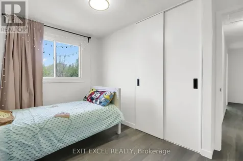 25 Uxbridge Crescent Ottawa ON K2L 1P6