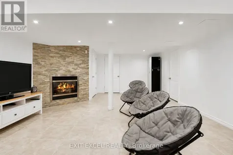 25 Uxbridge Crescent Ottawa ON K2L 1P6