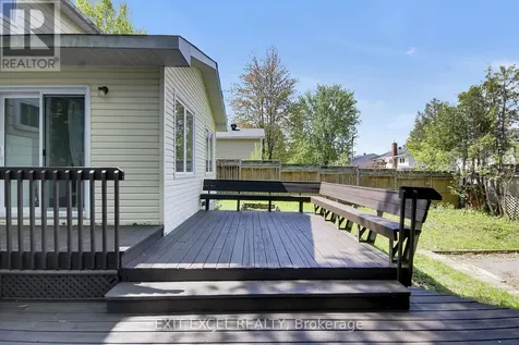 25 Uxbridge Crescent Ottawa ON K2L 1P6