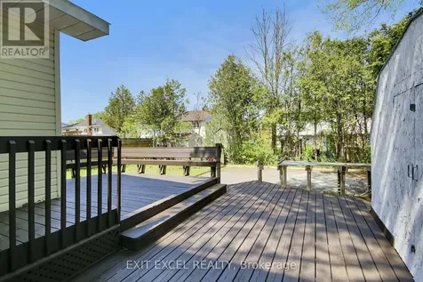 25 Uxbridge Crescent Ottawa ON K2L 1P6