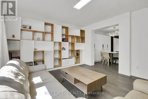 25 Uxbridge Crescent Ottawa ON K2L 1P6