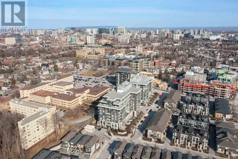 530 De Mazenod Avenue Ottawa ON K1S 5W8