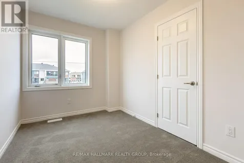 287 Zenith Private Ottawa ON K2J 6N2