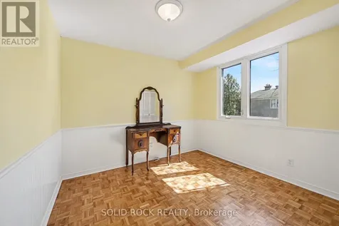 29 Jackson Court Ottawa ON K2K 1B6