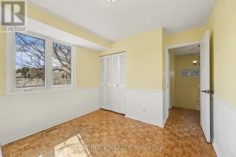 29 Jackson Court Ottawa ON K2K 1B6