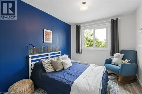 180 Highland Crescent Kitchener ON N2M 5K5