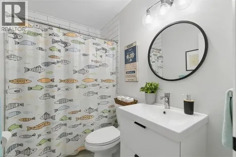 180 Highland Crescent Kitchener ON N2M 5K5