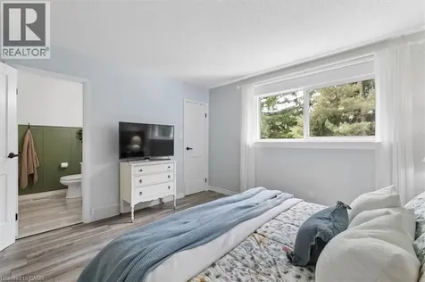180 Highland Crescent Kitchener ON N2M 5K5