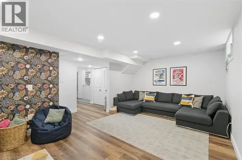 180 Highland Crescent Kitchener ON N2M 5K5