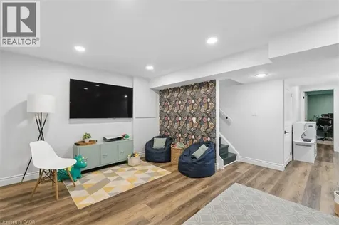 180 Highland Crescent Kitchener ON N2M 5K5