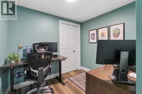 180 Highland Crescent Kitchener ON N2M 5K5