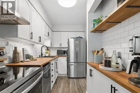 180 Highland Crescent Kitchener ON N2M 5K5