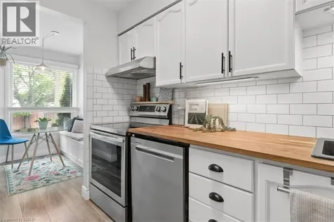 180 Highland Crescent Kitchener ON N2M 5K5