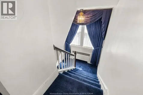2203 Victoria Windsor ON N8X 1R2