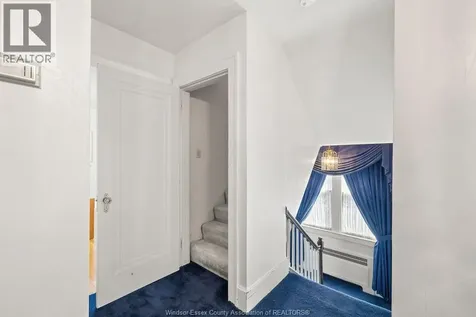 2203 Victoria Windsor ON N8X 1R2