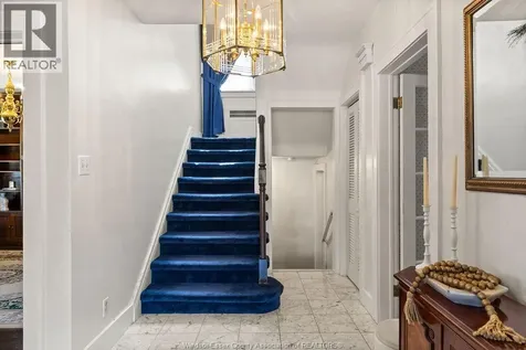 2203 Victoria Windsor ON N8X 1R2