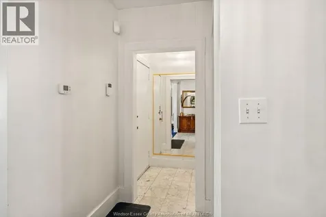 2203 Victoria Windsor ON N8X 1R2
