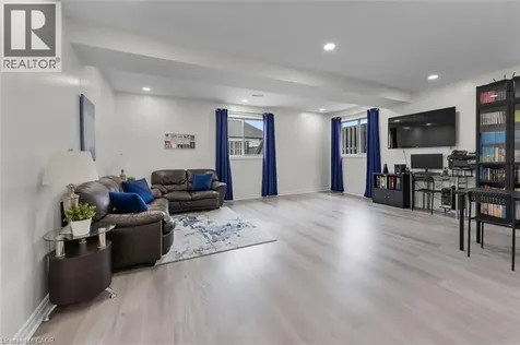 7032 Kelly Drive Niagara Falls ON L2H 3J9