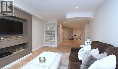 1115 Avondale Drive Oakville ON L6H 5K9