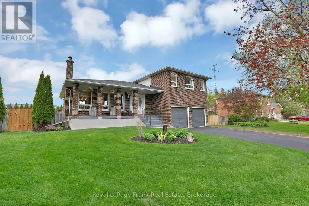 8 Gamron Avenue Uxbridge ON L9P 1R4