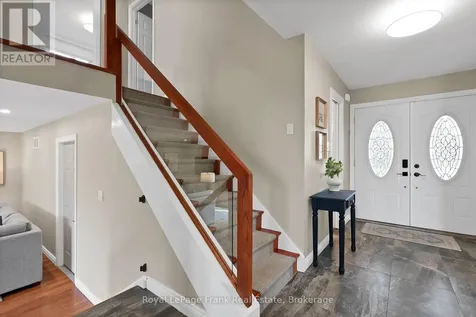 8 Gamron Avenue Uxbridge ON L9P 1R4