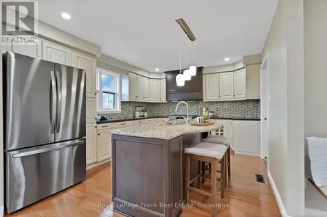 8 Gamron Avenue Uxbridge ON L9P 1R4