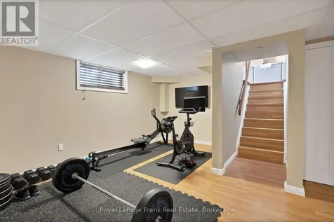 8 Gamron Avenue Uxbridge ON L9P 1R4