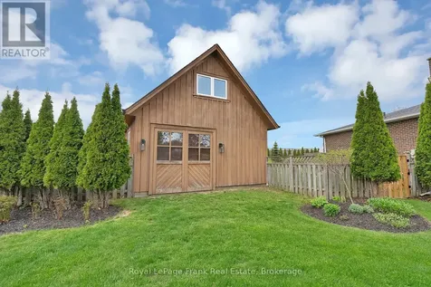 8 Gamron Avenue Uxbridge ON L9P 1R4