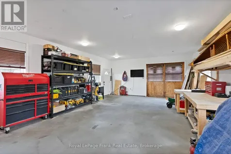 8 Gamron Avenue Uxbridge ON L9P 1R4