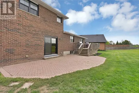 8 Gamron Avenue Uxbridge ON L9P 1R4