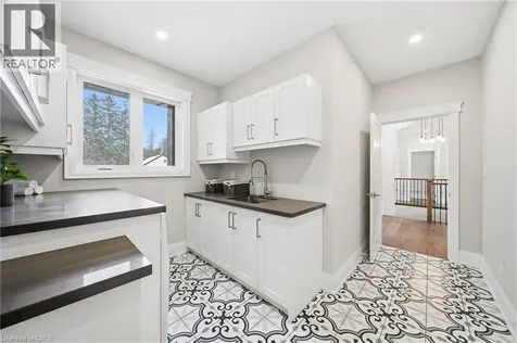 75 Robinson Road Cambridge ON N1R 5S7