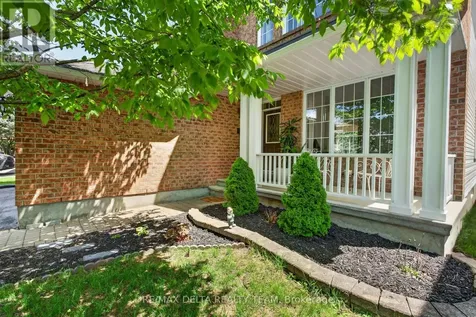 46 Birchfield Ave, Avenue Ottawa ON K2M 2N5
