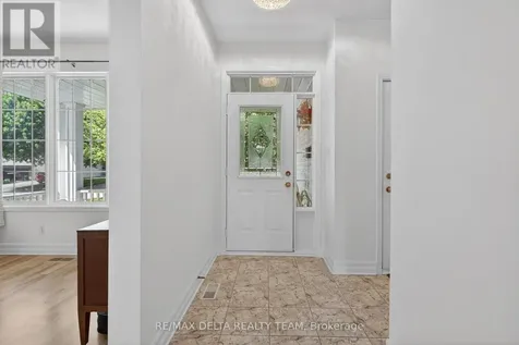 46 Birchfield Ave, Avenue Ottawa ON K2M 2N5