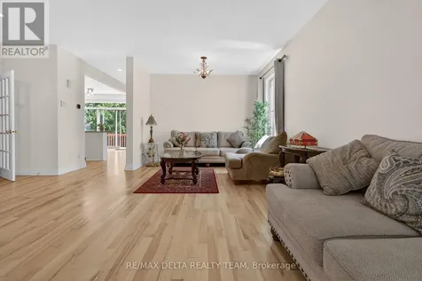 46 Birchfield Ave, Avenue Ottawa ON K2M 2N5