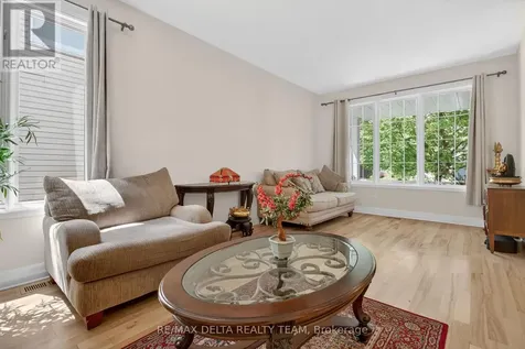 46 Birchfield Ave, Avenue Ottawa ON K2M 2N5