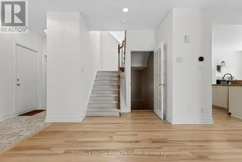 46 Birchfield Ave, Avenue Ottawa ON K2M 2N5