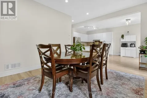 46 Birchfield Ave, Avenue Ottawa ON K2M 2N5