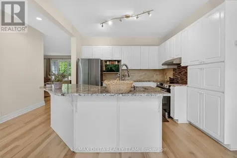 46 Birchfield Ave, Avenue Ottawa ON K2M 2N5