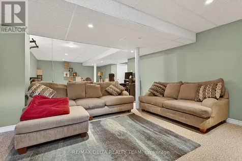 46 Birchfield Ave, Avenue Ottawa ON K2M 2N5