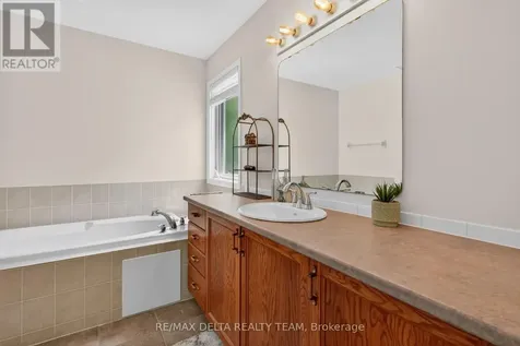 46 Birchfield Ave, Avenue Ottawa ON K2M 2N5