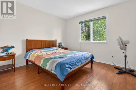 46 Birchfield Ave, Avenue Ottawa ON K2M 2N5